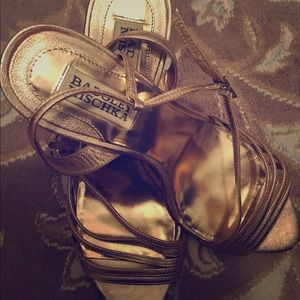 👠 Badgley Mischka 👠 gold strappy sandals!